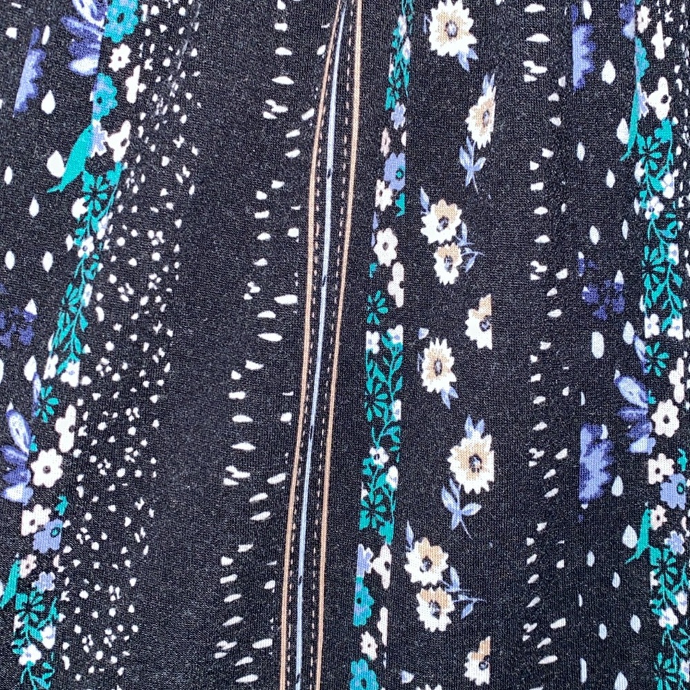 Floral Ruffle Blouse - Picture 5 of 5
